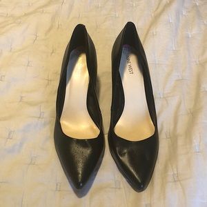 Like New Nine West 3 Inch Pumps